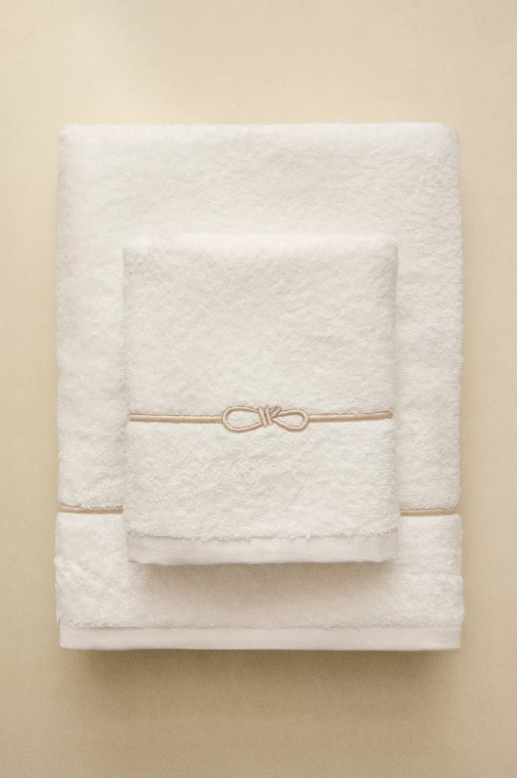 Bow Embroidered Towel Set
